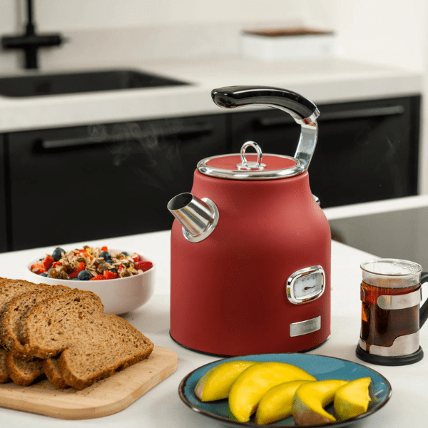 Westinghouse Retro series kettle Red